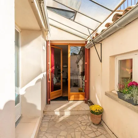 Maison Avec Vue Sur Les Alpilles Les Angles (Gard)